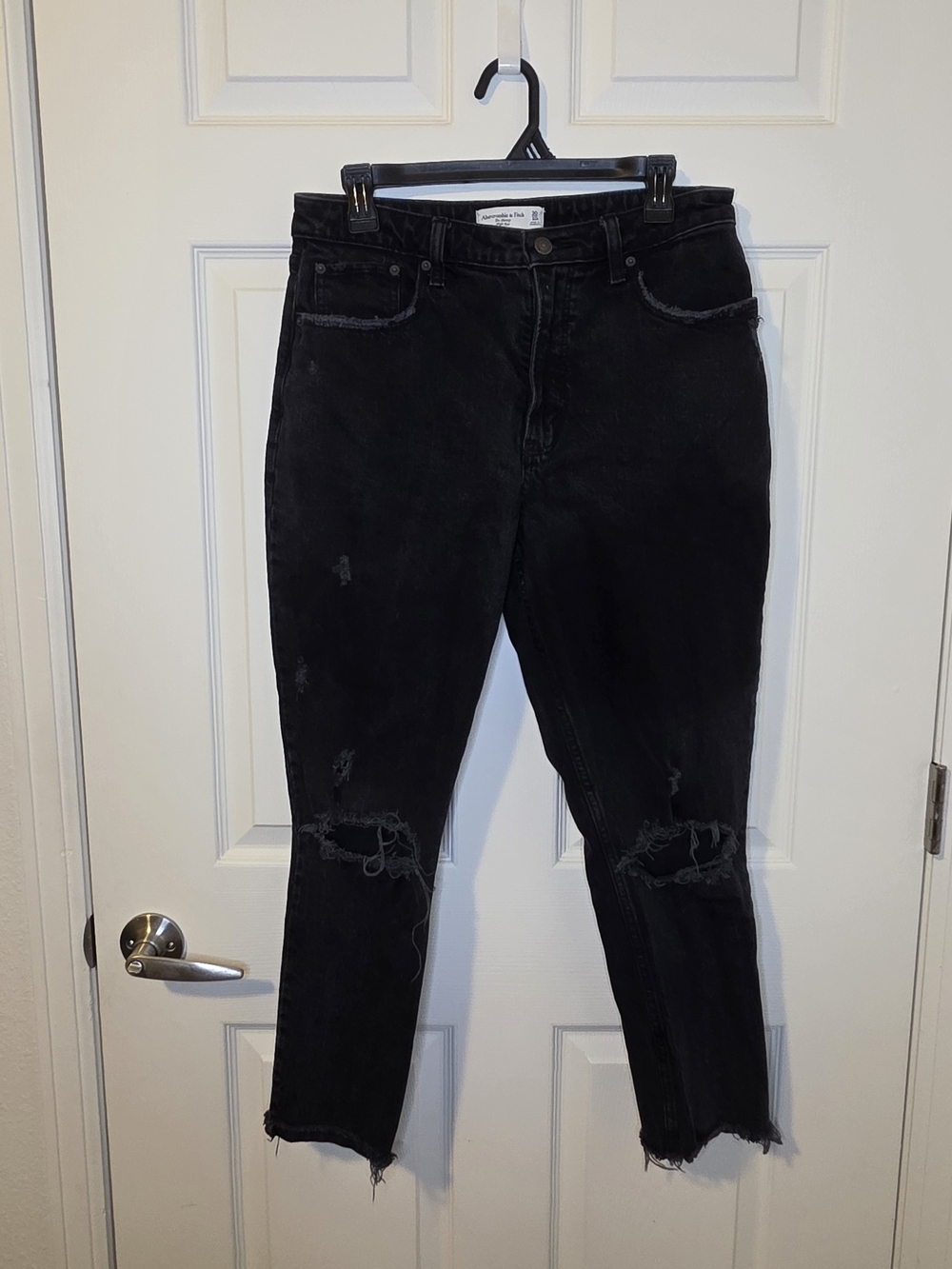 Abercrombie & Fitch The Skinny High Rise Distressed Black Jeans 30 / 10R